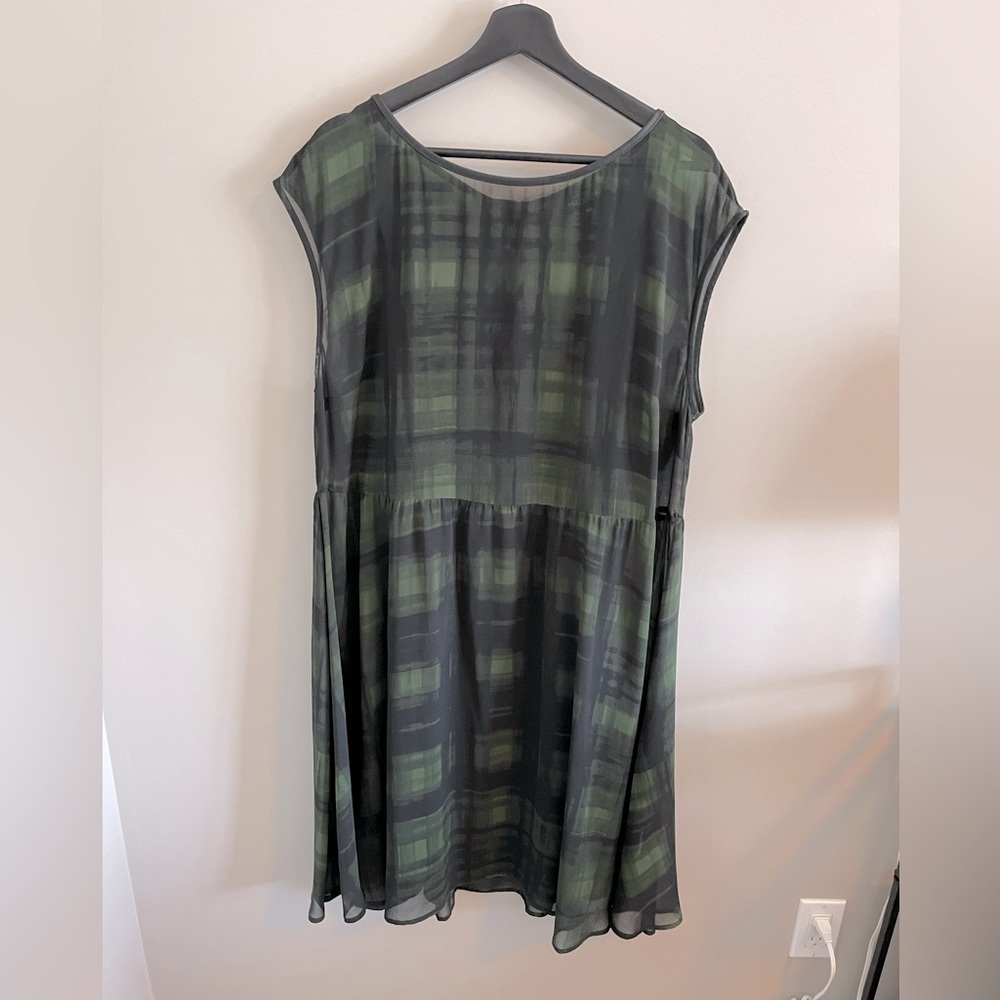 Michel Studio Green Cap Sleeve Dress